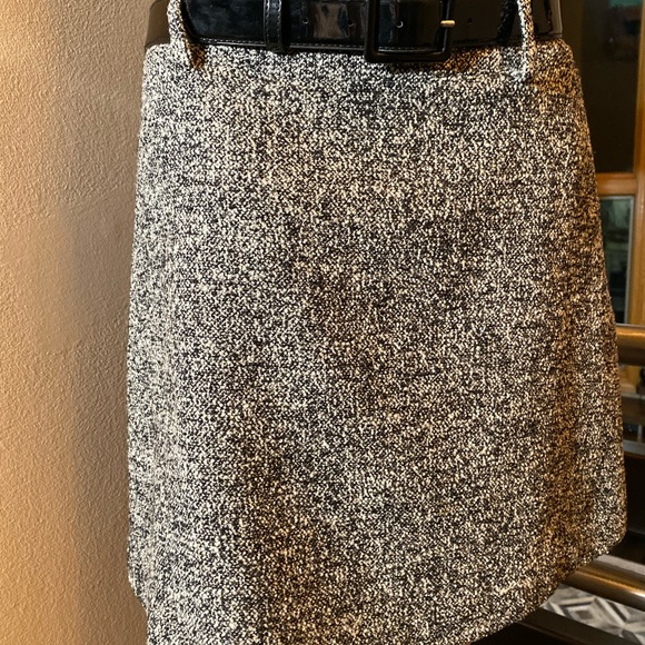 Women’s wool skirt size 6 - Picture 2 of 4